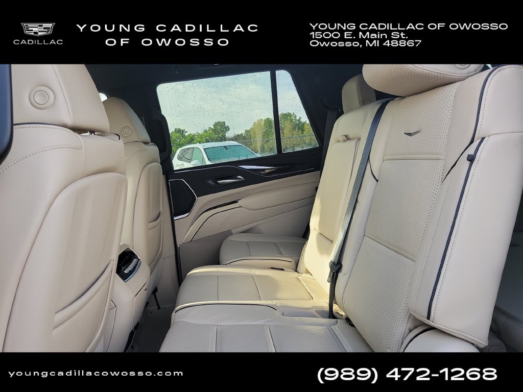 Used 2023 Cadillac Escalade Premium Luxury w/ LPO, Illumination Package AWD/4WD image 28