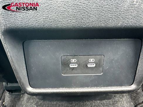 Used 2025 Nissan Rogue SV FWD image 32