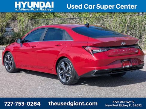 Certified 2022 Hyundai Elantra Limited FWD image 3