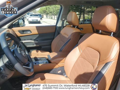 Used 2024 Nissan Pathfinder Platinum w/ Cargo Package AWD/4WD image 22