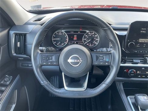 Used 2025 Nissan Pathfinder SL w/ Black Appearance Package image 12