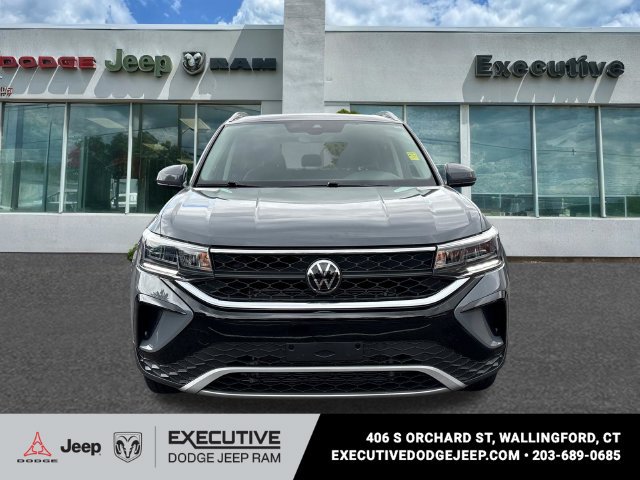 Used 2023 Volkswagen Taos SE AWD/4WD image 6