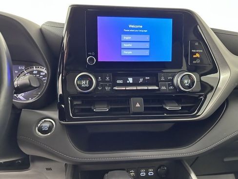 Used 2023 Toyota Highlander LE image 27