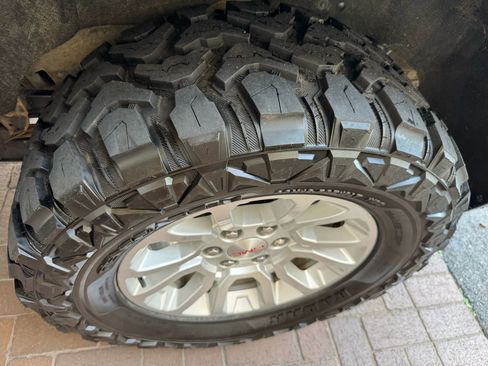 Used 2020 GMC Yukon SLT image 12