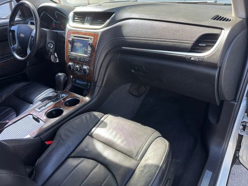 Used 2014 Chevrolet Traverse LTZ FWD image 19
