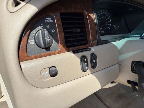 Used 2001 Lincoln Town Car Cartier image 21