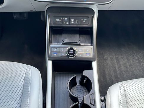 Certified 2024 Hyundai Kona Limited FWD image 18