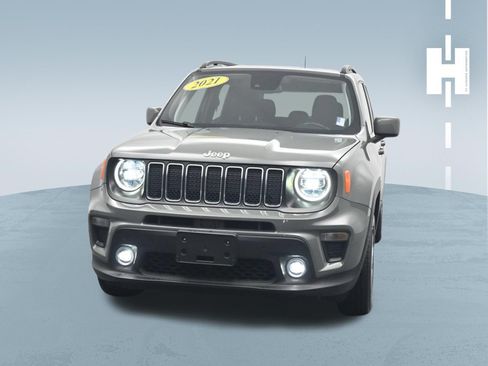 Used 2021 Jeep Renegade Latitude w/ Luxury Group I AWD/4WD image 2
