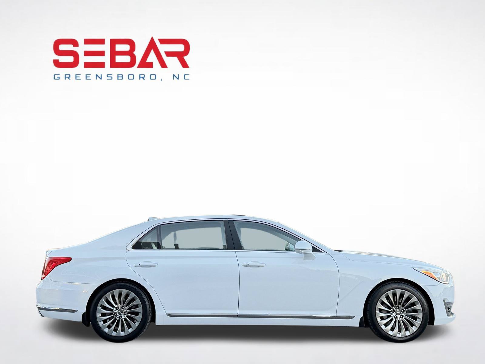 Used 2017 Genesis G90 3.3T Premium RWD image 8