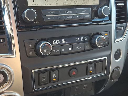 Used 2020 Nissan Titan SV w/ SV Convenience Package image 18