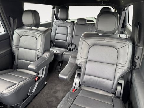 New 2024 Lincoln Navigator L Reserve image 16