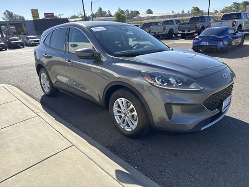 Used 2021 Ford Escape SE FWD image 7