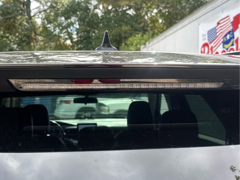 Used 2020 Ford Explorer XLT w/ Equipment Group 202A image 20