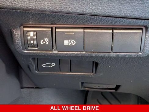 Used 2025 Toyota Corolla Cross XLE w/ Convenience Package AWD/4WD image 19