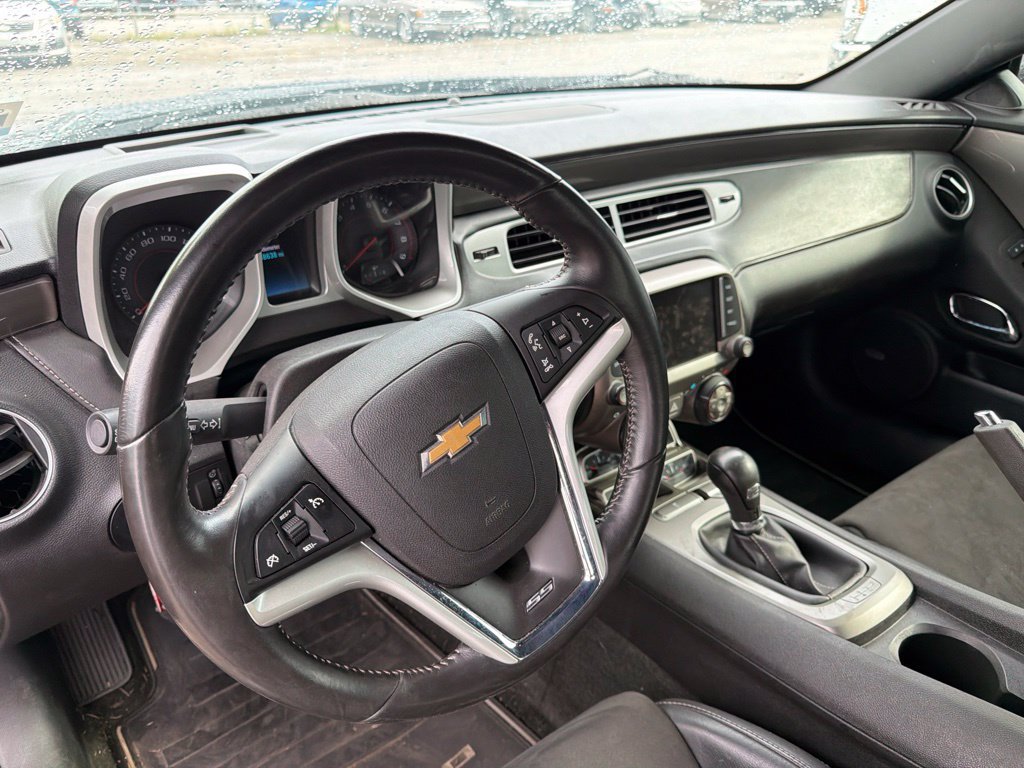 Used 2014 Chevrolet Camaro SS w/ RS Package RWD image 10