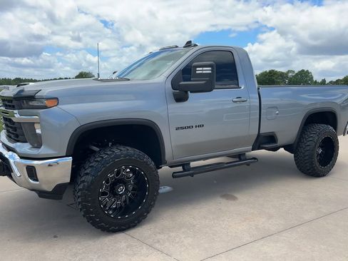Used 2025 Chevrolet Silverado 2500 LT w/ Convenience Package AWD/4WD image 5