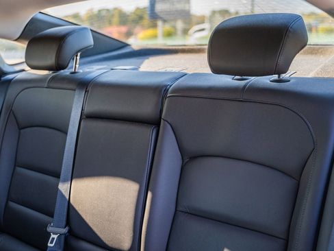 Used 2019 Chevrolet Malibu LT w/ Leather Package image 19