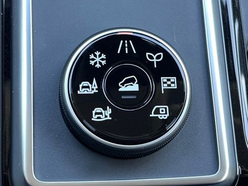 New 2026 Nissan Pathfinder Platinum AWD/4WD image 26