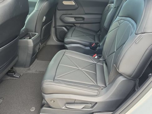 New 2027 Kia Telluride EX FWD image 16