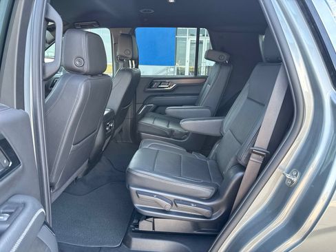 Used 2025 GMC Yukon Denali AWD/4WD image 11