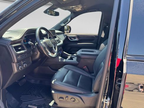 Used 2022 Chevrolet Tahoe Z71 w/ Luxury Package AWD/4WD image 16