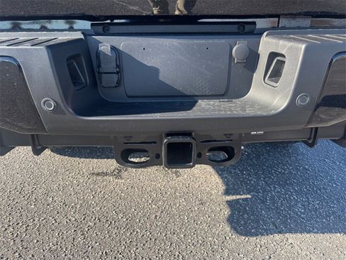 New 2026 Ford F350 Lariat w/ Black Appearance Package image 18