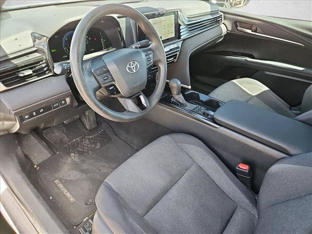 Used 2025 Toyota Camry LE FWD image 11
