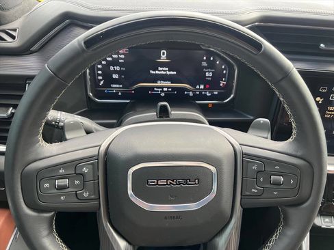 Used 2025 GMC Sierra 1500 Denali Ultimate image 12
