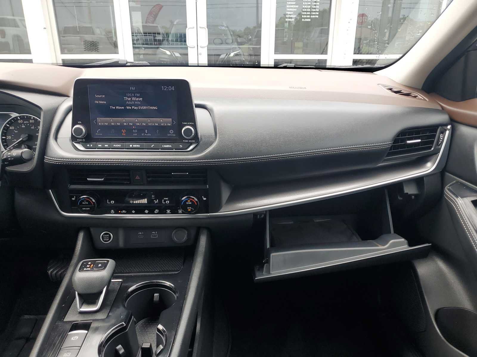 Used 2023 Nissan Rogue SV w/ SV Premium B Package AWD/4WD image 19