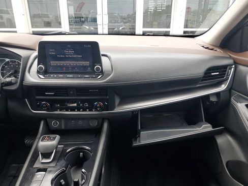 Used 2023 Nissan Rogue SV w/ SV Premium B Package AWD/4WD image 19