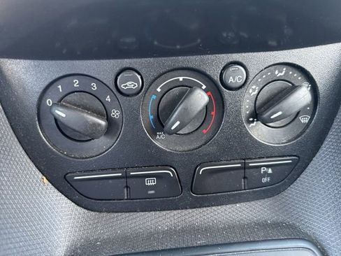 Used 2017 Ford Transit Connect XLT image 14