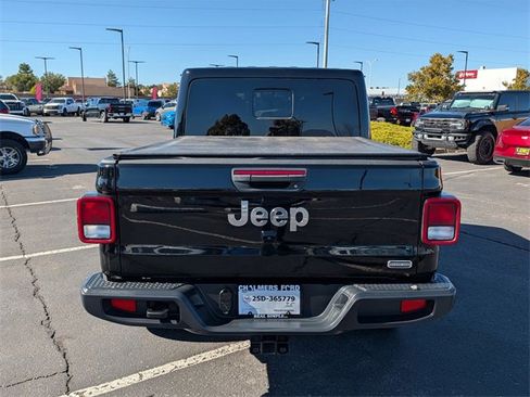 Used 2023 Jeep Gladiator Overland w/ Cold Weather Group image 5