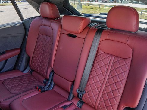 Used 2024 Audi SQ8 Prestige image 40