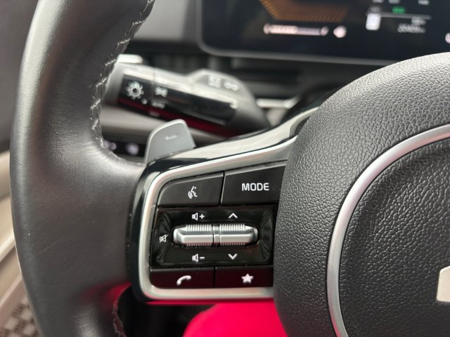 Certified 2025 Kia Carnival EX FWD image 23