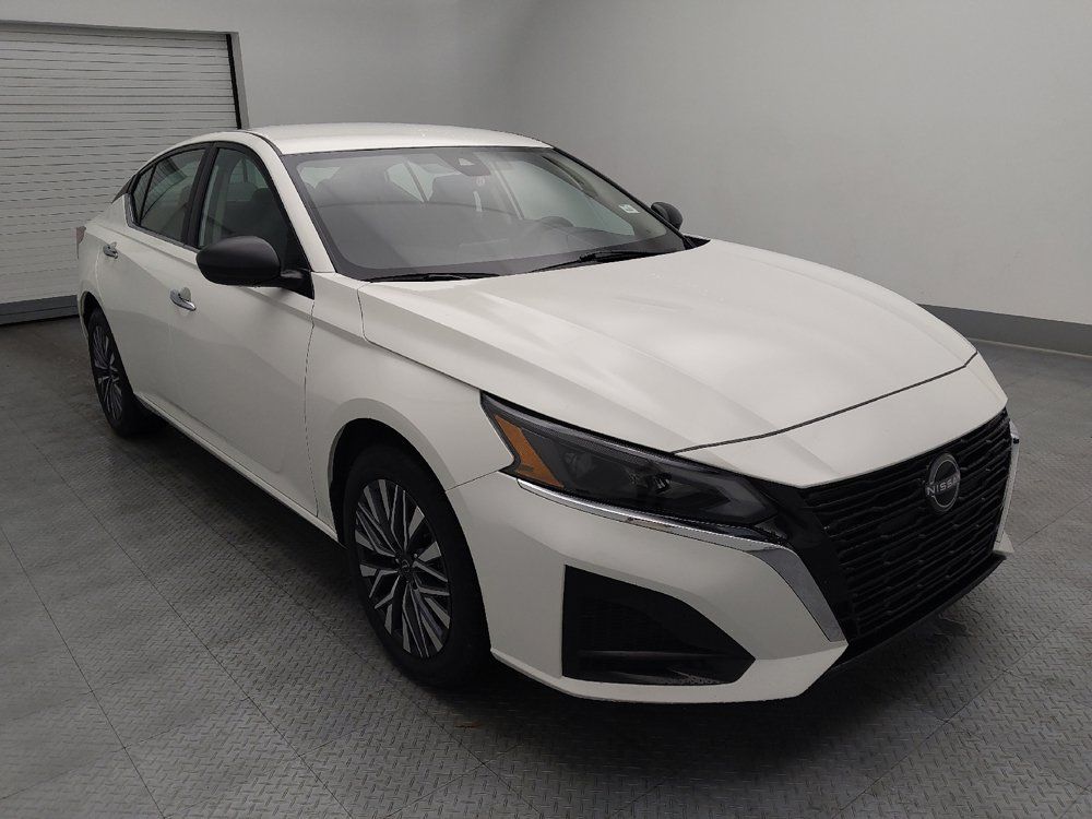 Used 2025 Nissan Altima 2.5 SV AWD/4WD image 13