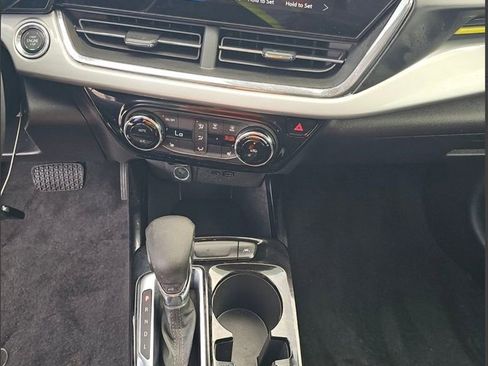 Used 2025 Chevrolet Trax LT w/ Driver Confidence Package image 11