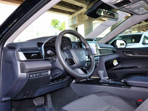 Used 2026 Toyota Camry LE FWD image 27