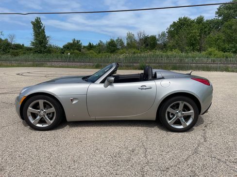 Used 2007 Pontiac Solstice GXP w/ Premium Package RWD image 8