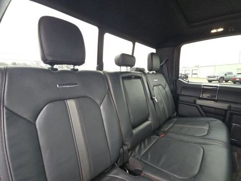 Used 2022 Ford F250 Platinum image 16