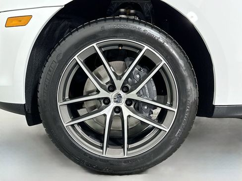Certified 2026 Porsche Macan AWD/4WD image 33