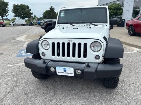 Used 2018 Jeep Wrangler Unlimited Sport S AWD/4WD image 10