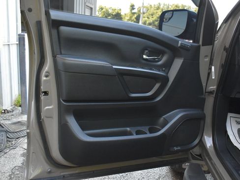 Used 2024 Nissan Titan PRO-4X w/ Pro-4x Convenience Package AWD/4WD image 11