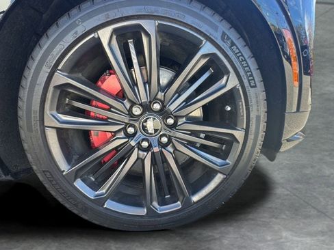 New 2026 Cadillac Lyriq V AWD/4WD image 32