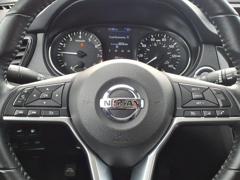 Used 2020 Nissan Rogue SV image 5