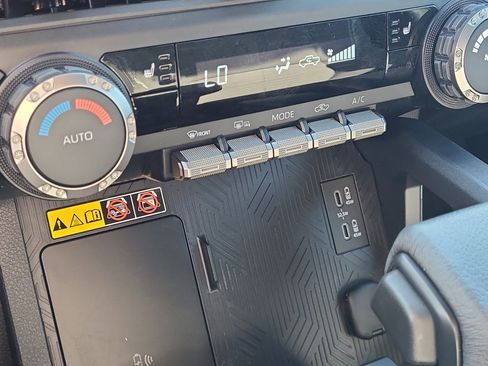 Used 2024 Toyota Tacoma TRD Sport image 28