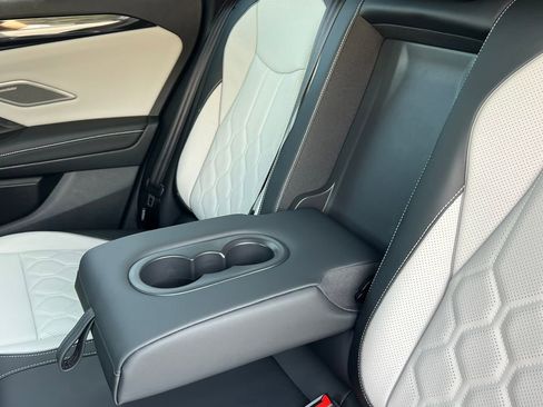 New 2026 Volkswagen Tiguan SEL R-Line AWD/4WD image 42