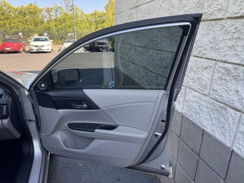 Used 2015 Honda Accord EX-L image 37