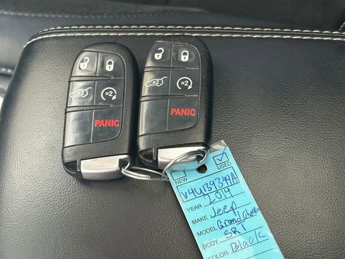 Used 2014 Jeep Grand Cherokee SRT image 45