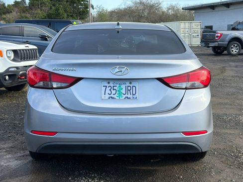 Used 2015 Hyundai Elantra SE image 6