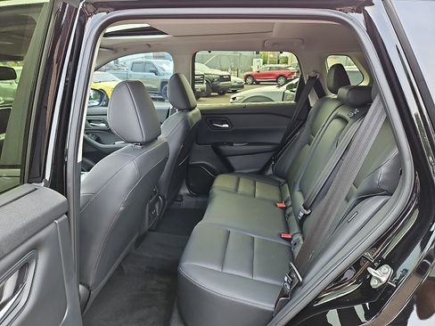 Used 2025 Nissan Rogue SL w/ SL Premium Package AWD/4WD image 10